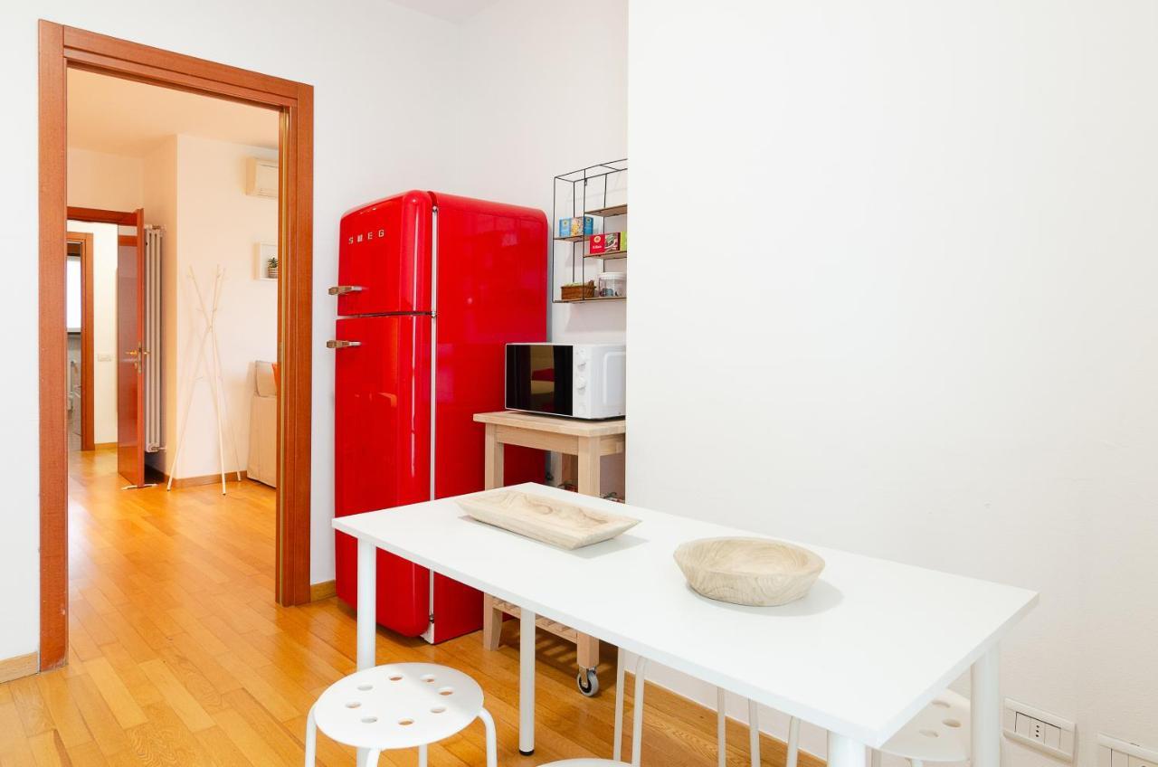 Park View Apartment - Milano Navigli Eksteriør billede